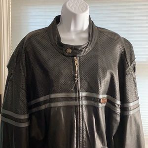Harley-Davidson leather jacket. 3x xxxl never wore lost 60lbs.